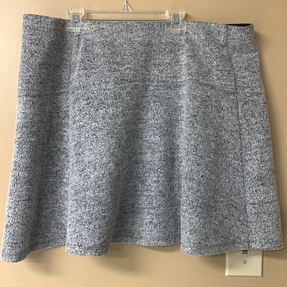 The Loft Skirt Gray Boucle XL - Picture 2 of 5